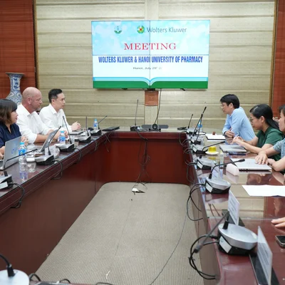 TRƯỜNG ĐẠI HỌC DƯỢC HÀ NỘI TIẾP ĐOÀN NHÀ XUẤT BẢN WOLTERS KLUWER 
